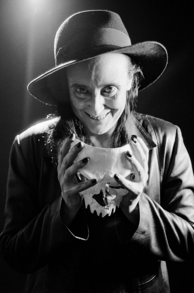 The Red Labyrinth: A Dark Fantasy Review 4 The Red Labyrinth: A Dark Fantasy Review The Heart and Soul of Horror Review Websites. The Red Labyrinth: A Dark Fantasy Review