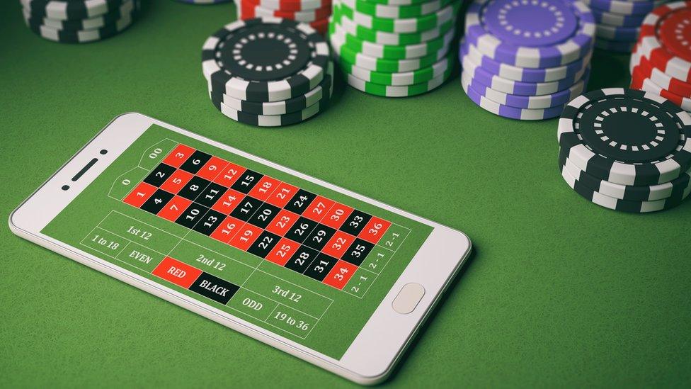 6 Closer Look at Royal Casino: Seamless Navigation and Premium Rewards