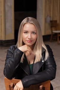 The Heart and Soul of Horror The Queen of Twists Stops Playing Fair: Jeneva Rose on Sometimes I Scare Myself